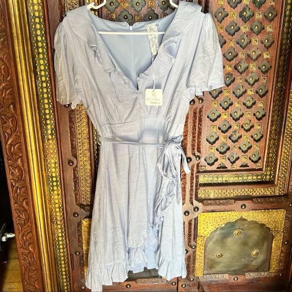 Sadie & Sage Violet Hour Ruffle Wrap Dress sz M - Picture 2 of 6